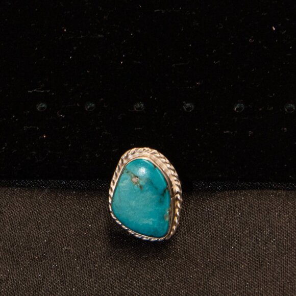 Turquoise and Silver Ring size 4.5 - Picture 3 of 8